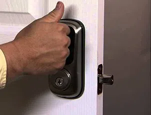 Lock Locksmith Tech Bartlett, IL 630-273-7731 - 24-7-locksmith-key-service