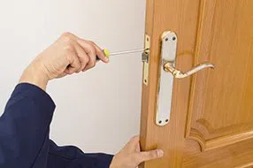 Lock Locksmith Tech Bartlett, IL 630-273-7731 - lock-changing